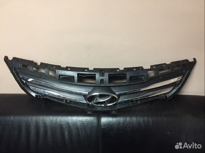 Решетка радиатора Hyundai Solaris 2016