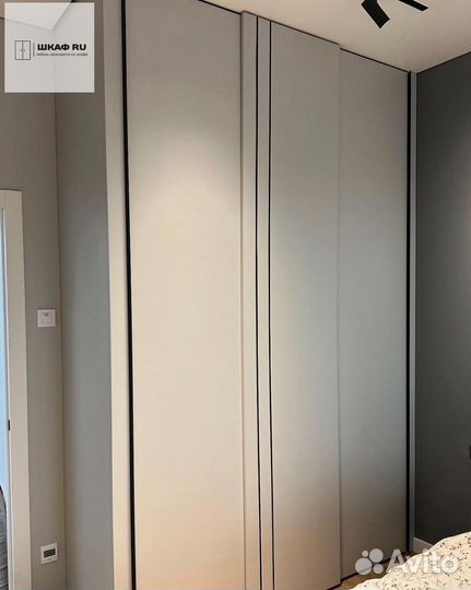 Шкаф с антресолью