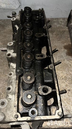 Головка двигателя