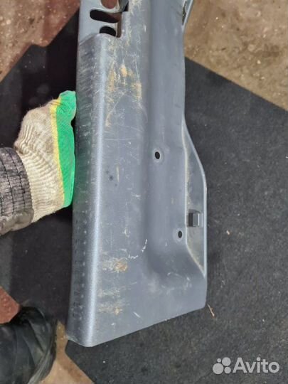 Накладка замка багажника Mitsubishi Lancer 9 4G18