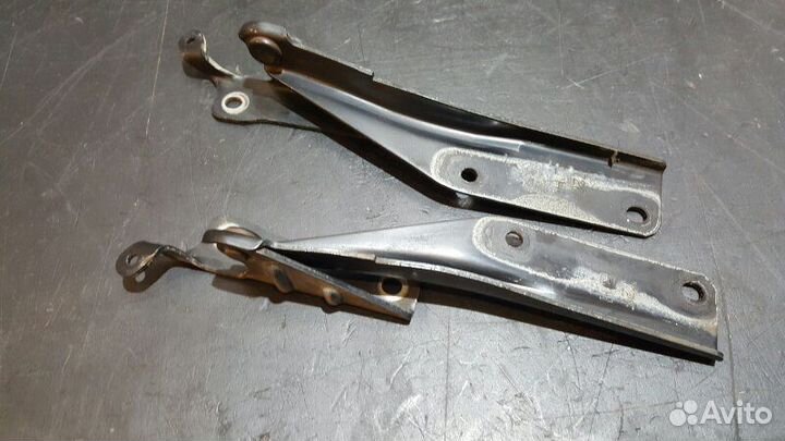 Петля капота Subaru Forester SG EJ25 07