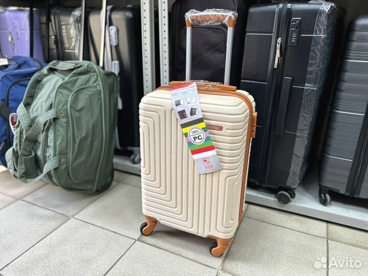 Чемодан маленький