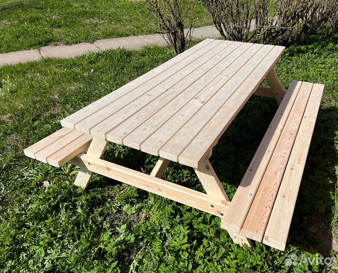 Стол со скамейками на 8 человек