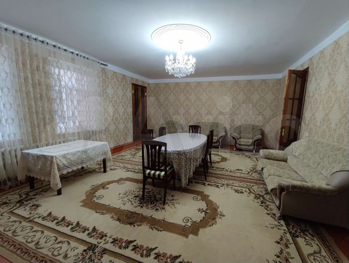 Дом 350 м² на участке 4,5 сот.