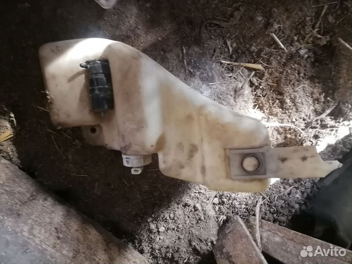 Бачок омывателя 2110