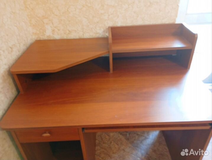 Стол компьютерный