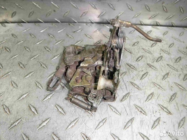 Замок двери передней правой Mercedes-Benz W123