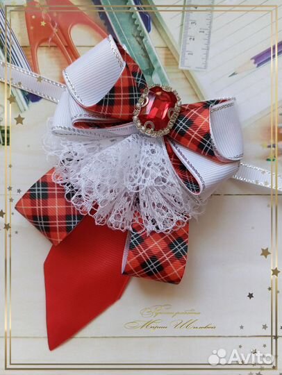 Школьный галстук и бантики ручной работы