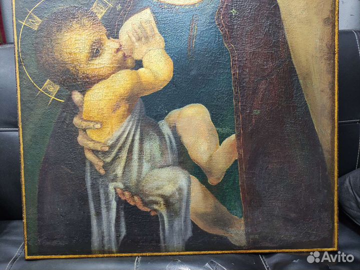 Старинная Икона богородица Млекопитательница, храм