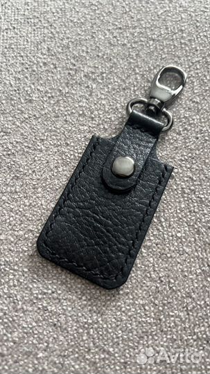 Брелок для ключей из кожи