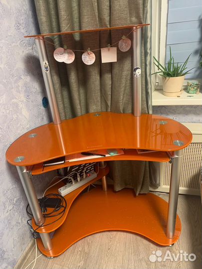 Компьютерный стол