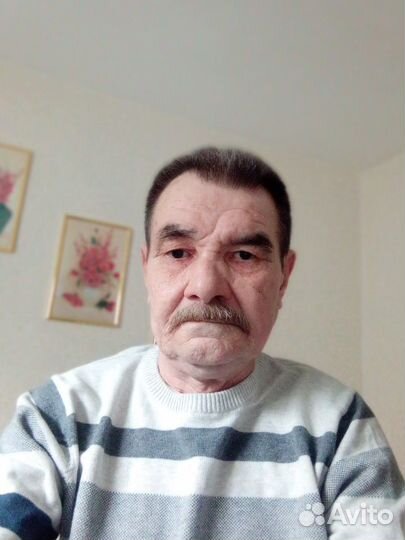 Уборщик и автозаправщик