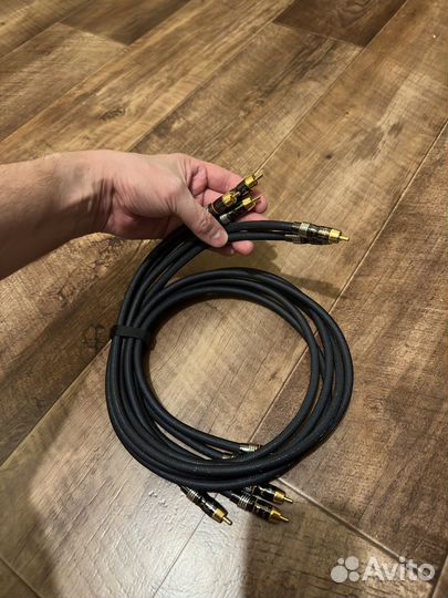 Кабель коаксиальный Emotiva xdrca RCA - RCA 0.75m