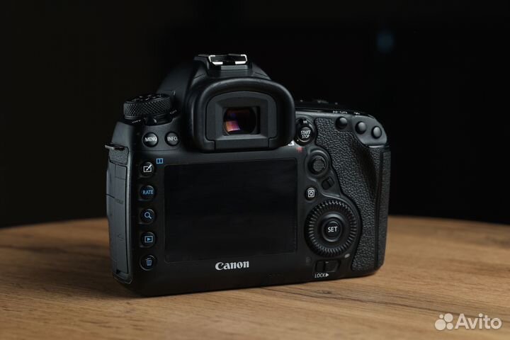 Canon EOS 5D Mark IV body