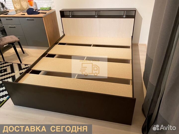 Кровать