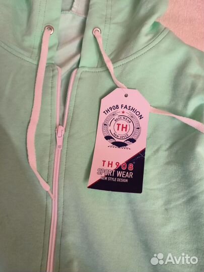 Спортивный костюм 164 новый для девушки
