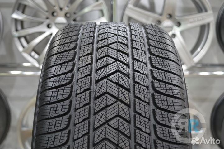 Pirelli Scorpion Winter 305/40 R20 и 275/45 R20 112V