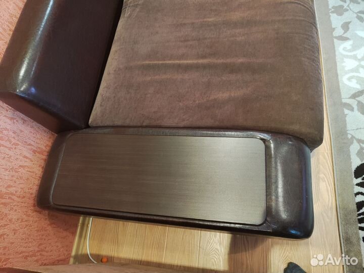 Кожаный угловой диван бу