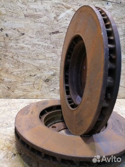 Диск тормозной передний Volkswagen Touareg 7L