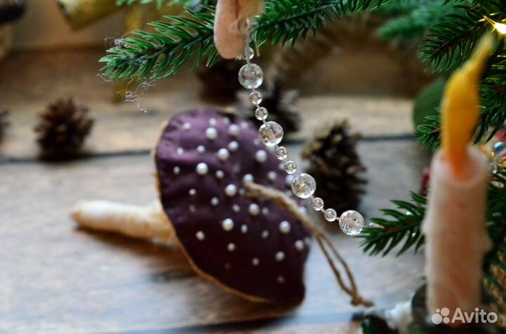 Ёлочная игрушка фиолетовый мухомор