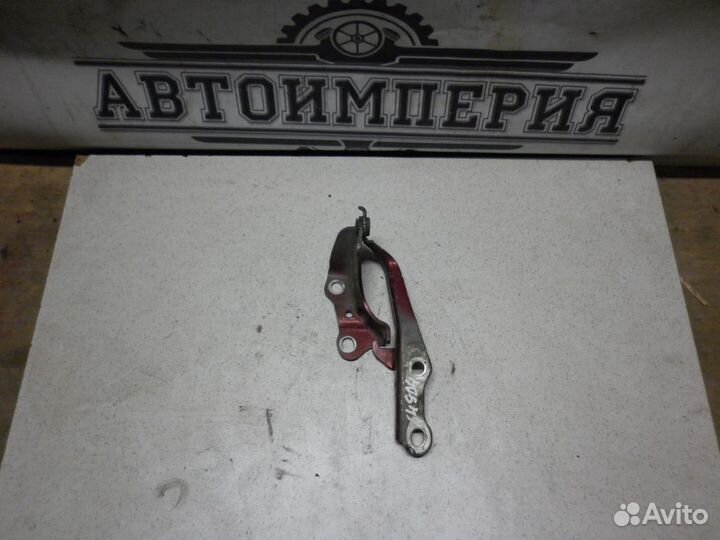 Петля капота правая Toyota Sienna /Тойота Сиенна 2