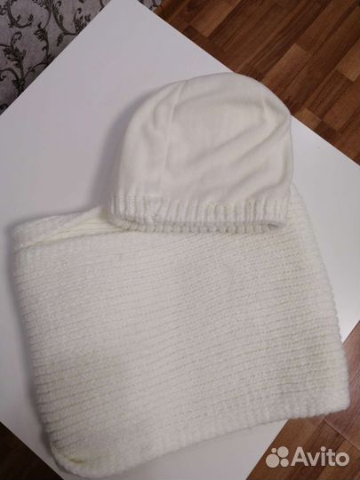 Шапка с шарфом