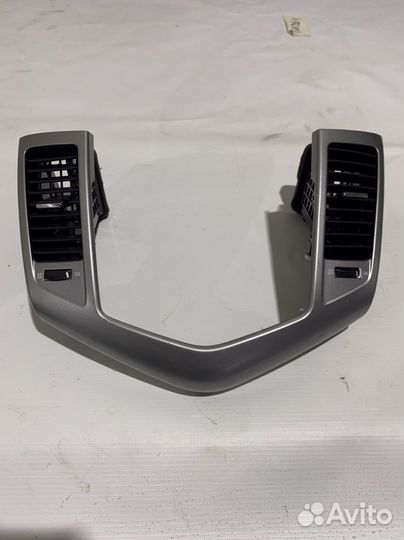 Дефлектор воздуховода центральный Chevrolet Cruze