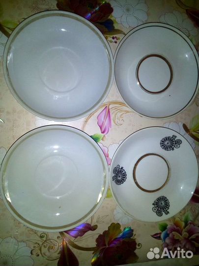 Тарелки, блюдца, блюдо овальное