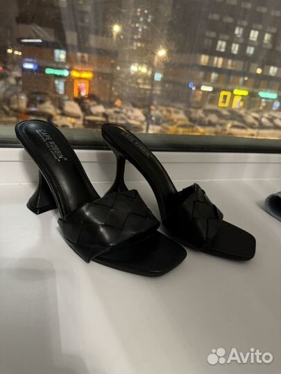 Босоножки Cape Robbin