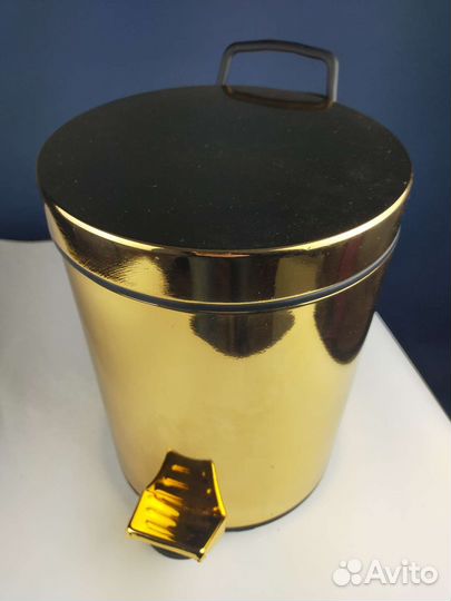 Мусорное ведро с педалью