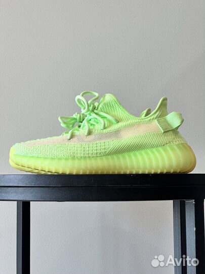 Кроссовки Adidas Yeezy Boost 350 v2 Glow