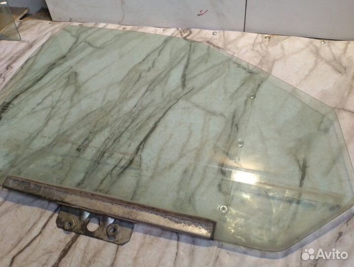 Стекло двери передней правой LADA Приора