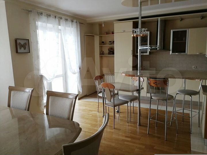 4-к. квартира, 210,6 м², 4/9 эт.