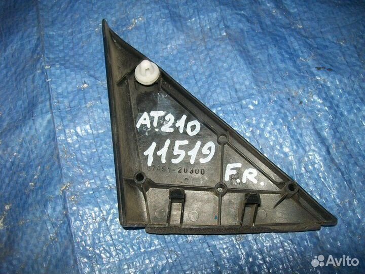 Накладка зеркала правая Toyota Carina AT210 4AGE