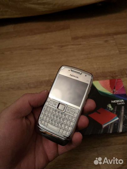 Телефон Nokia E71
