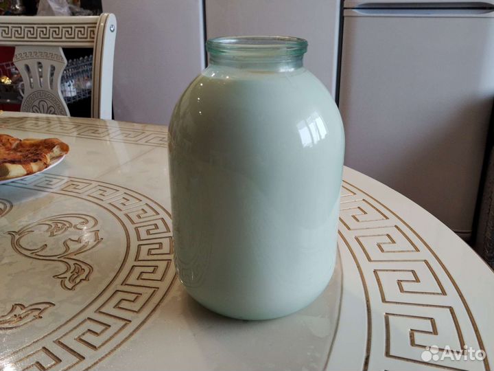 Молоко коровье домашнее