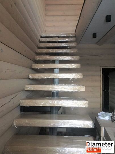 Монтаж забежной лестницы от исполнителя