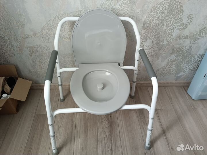 Санитарный стул туалет