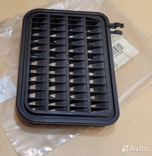 Клапана ниши багажника w140