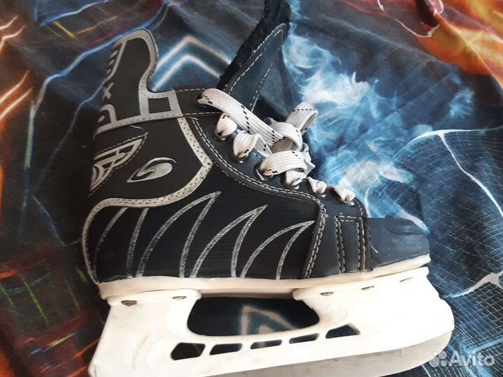 Коньки хоккейные