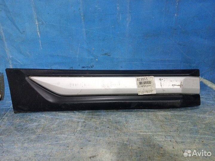 Накладка двери задняя правая Mitsubishi Outlander