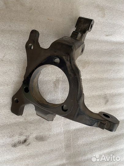 Кулак поворотный передний левый Opel