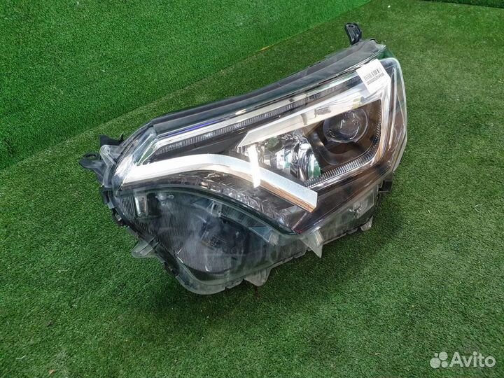 Фара левая Toyota RAV4