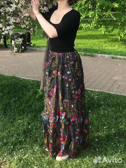 Юбка с вышивкой