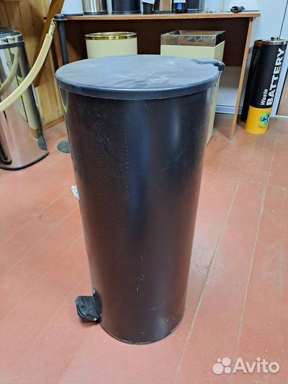 Урна для мусора с педалью, 50 литров