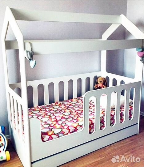 Кровать-домик