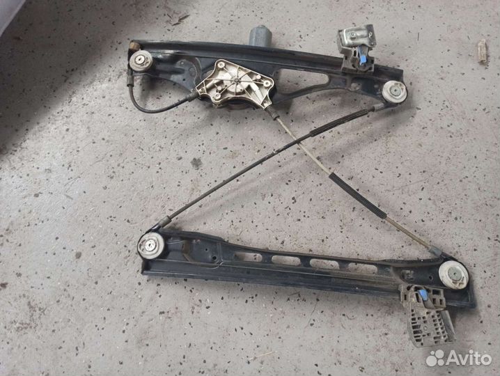 Стеклоподъемник электрический передний левый Merce