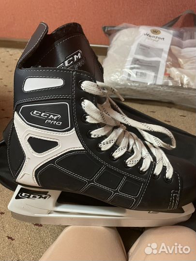 Коньки хоккейные