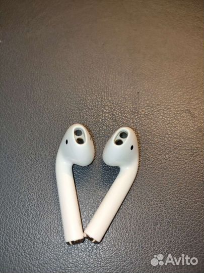 Airpods 2 с зарядным футляром