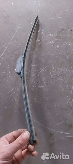 Дворник Nissan Skyline v35